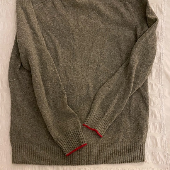 AE Gray Sweater - Picture 6 of 6